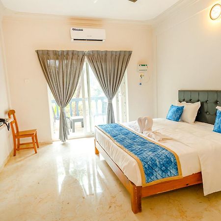 Fabhotel Dabotel With Swimming Pool Calangute Bagian luar foto