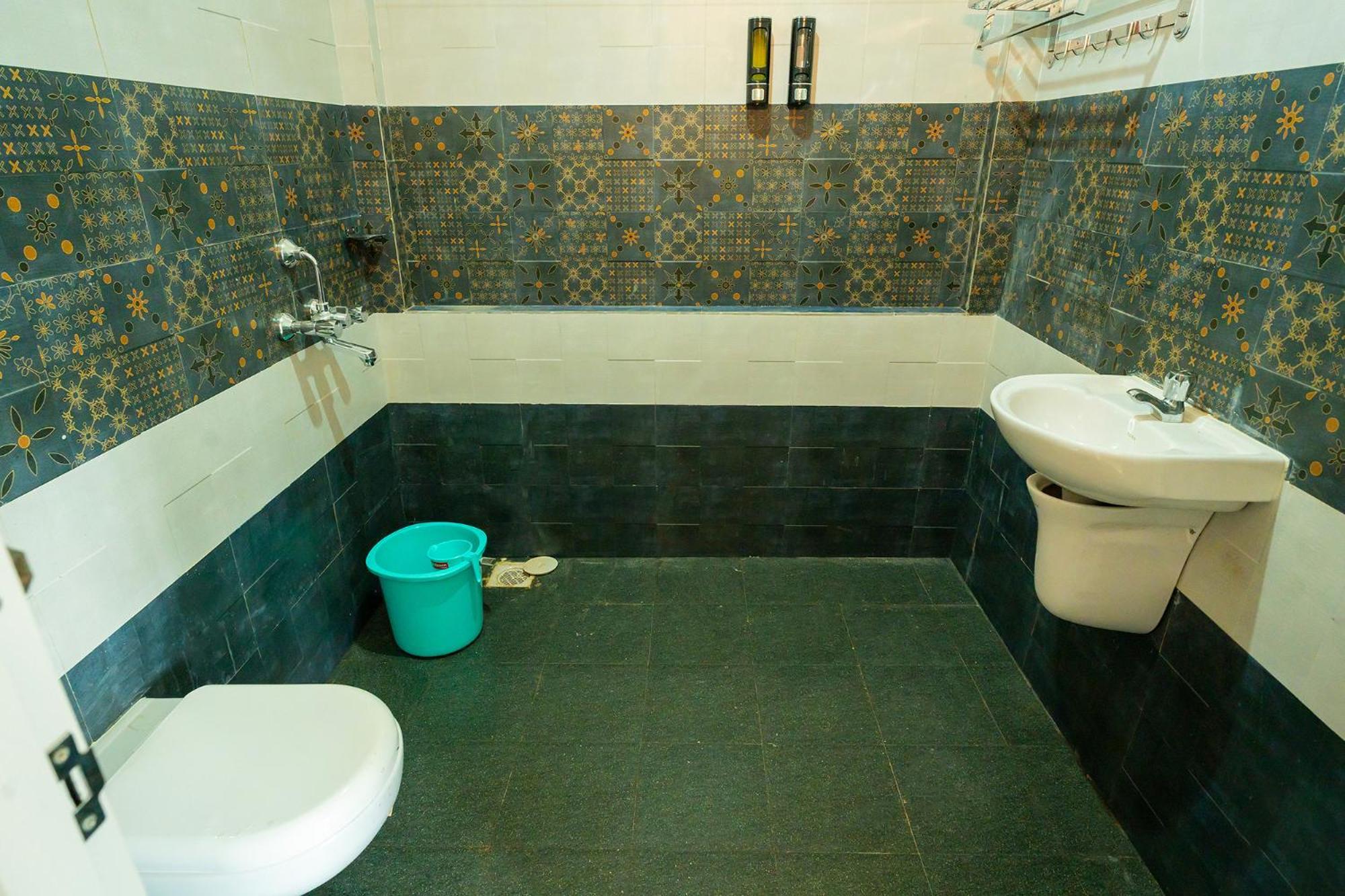Fabhotel Dabotel With Swimming Pool Calangute Bagian luar foto