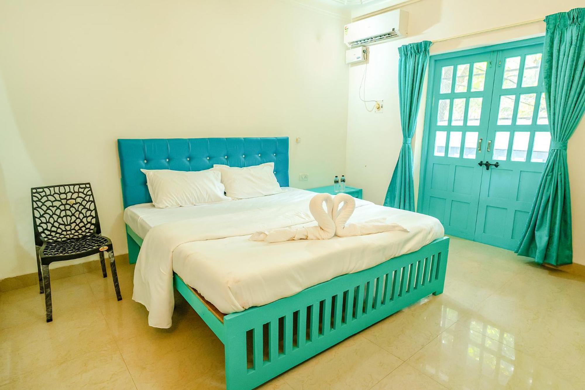 Fabhotel Dabotel With Swimming Pool Calangute Bagian luar foto