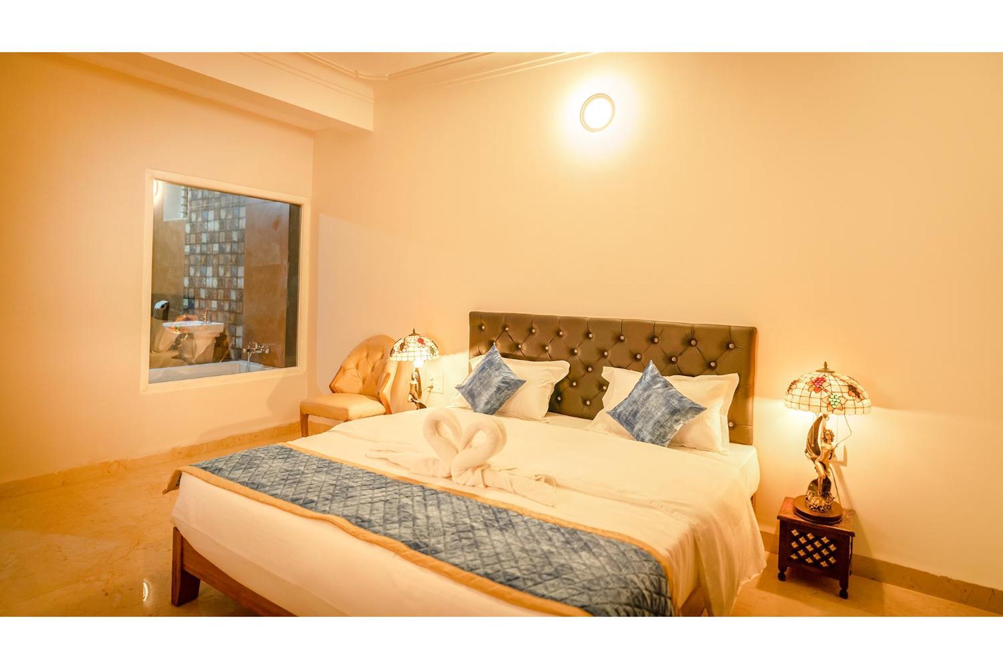 Fabhotel Dabotel With Swimming Pool Calangute Bagian luar foto